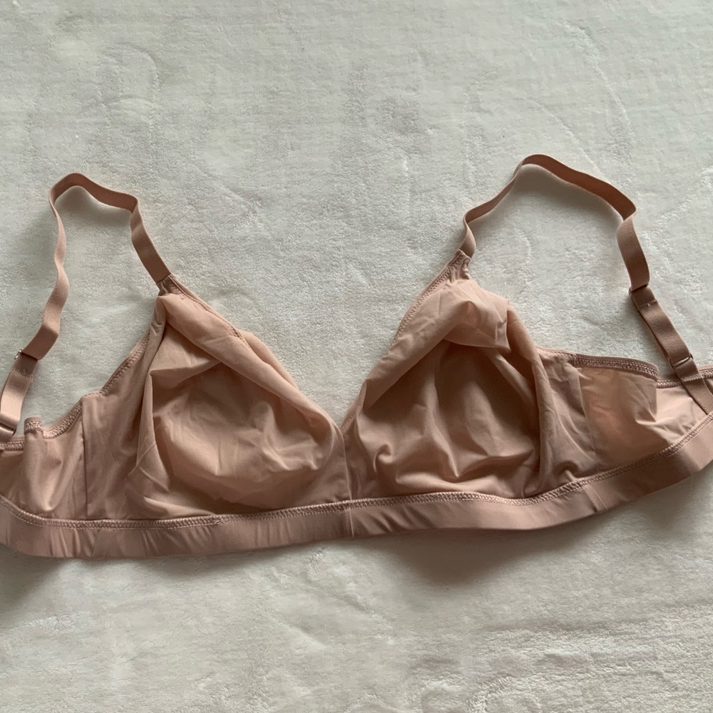 HANRO Smooth Illusion Soft Cup Bra - Picture 12 of 13